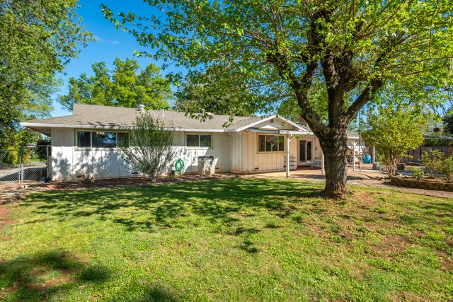6908 Riata Drive, Redding, CA 96002