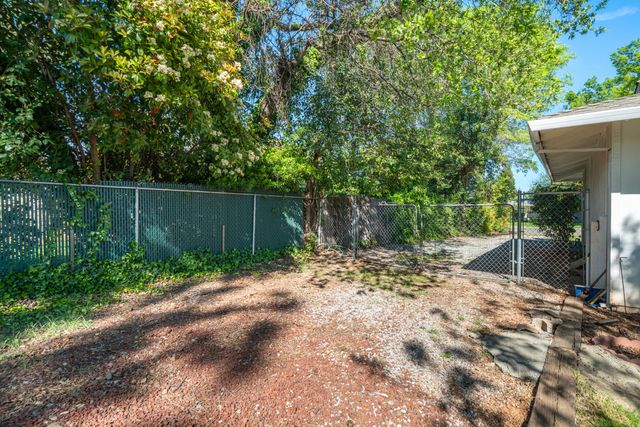 6908 Riata Drive, Redding, CA 96002