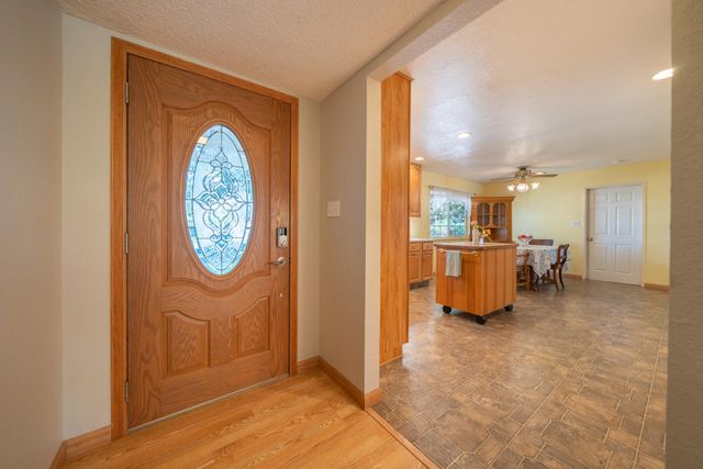 6908 Riata Drive, Redding, CA 96002