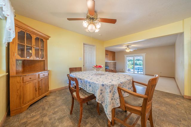 6908 Riata Drive, Redding, CA 96002