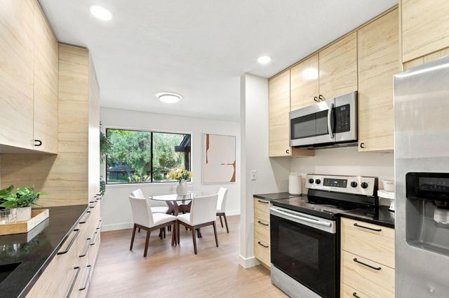777 San Antonio Road 78, Palo Alto, CA 94303