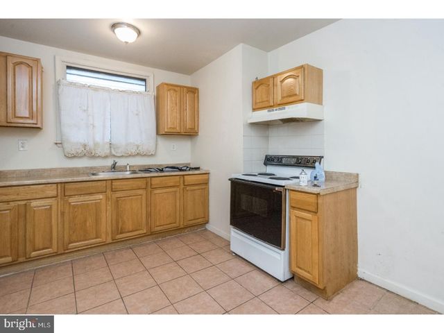 5631 N 11TH ST, Philadelphia, PA 19141