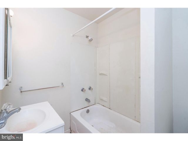 5631 N 11TH ST, Philadelphia, PA 19141