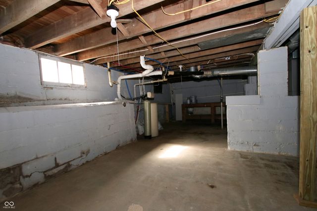 56 Central Avenue, Franklin, IN 46131