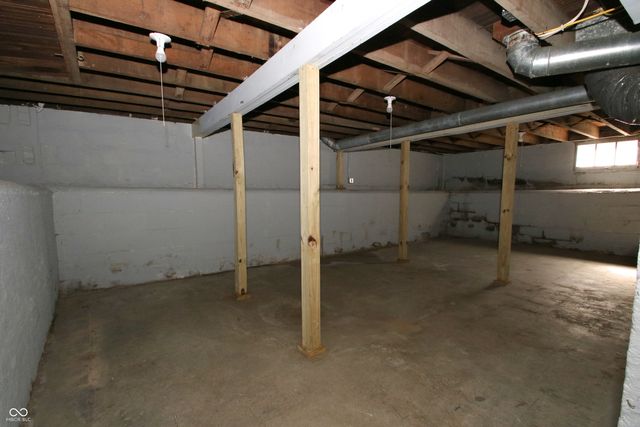 56 Central Avenue, Franklin, IN 46131