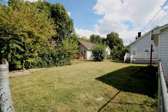 56 Central Avenue, Franklin, IN 46131