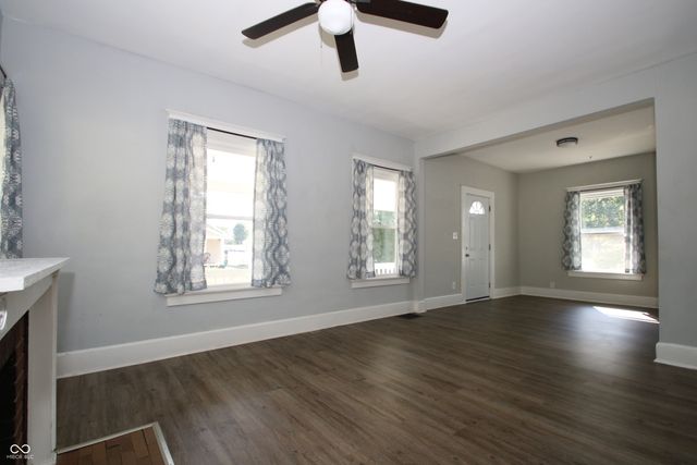 56 Central Avenue, Franklin, IN 46131