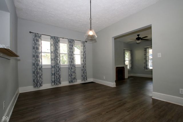 56 Central Avenue, Franklin, IN 46131