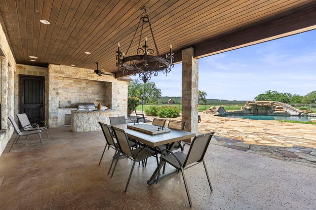 297 Kylie Rae CT, Round Mountain, TX 78663