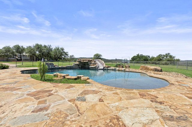 297 Kylie Rae CT, Round Mountain, TX 78663