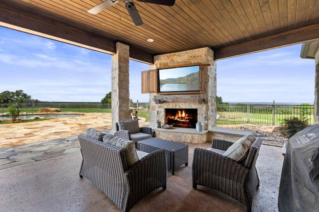 297 Kylie Rae CT, Round Mountain, TX 78663