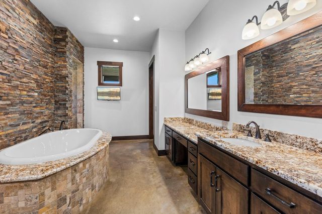 297 Kylie Rae CT, Round Mountain, TX 78663