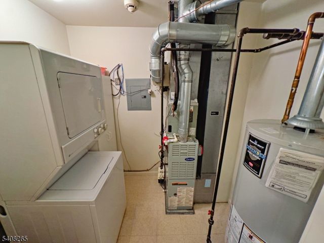 34 Chanda Ct 34, Clifton City, NJ 07012