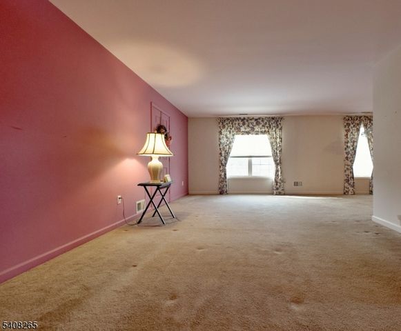34 Chanda Ct 34, Clifton City, NJ 07012
