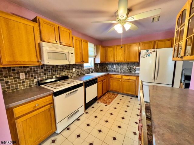 34 Chanda Ct 34, Clifton City, NJ 07012