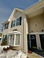 34 Chanda Ct 34, Clifton City, NJ 07012