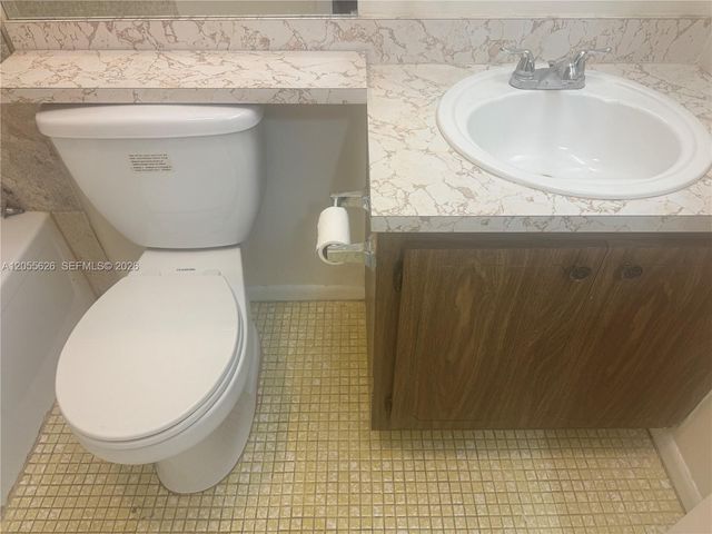 8135 Sunrise Lakes Blvd 309, Sunrise, FL 33322