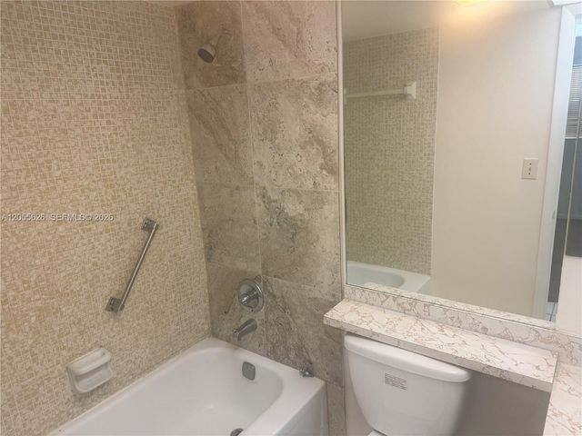 8135 Sunrise Lakes Blvd 309, Sunrise, FL 33322