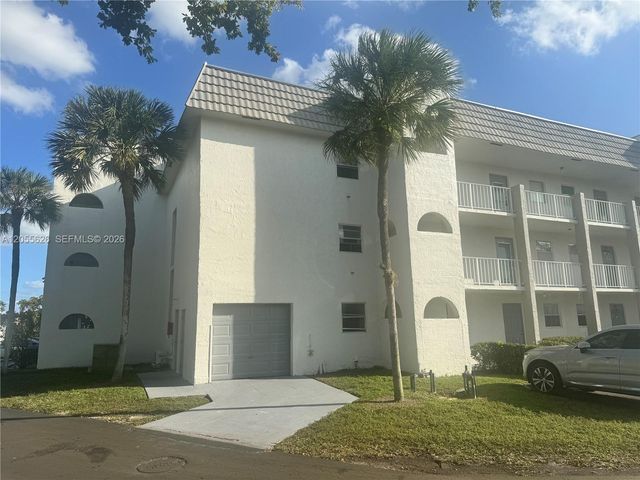 8135 Sunrise Lakes Blvd 309, Sunrise, FL 33322