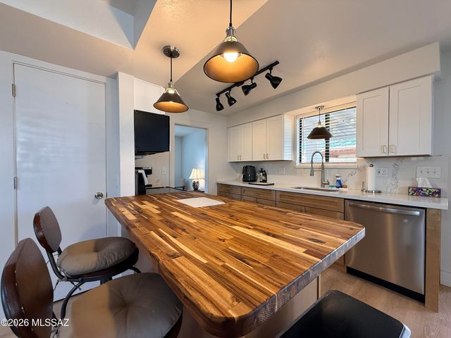 2523 W Calle Paraíso, Tucson, AZ 85745