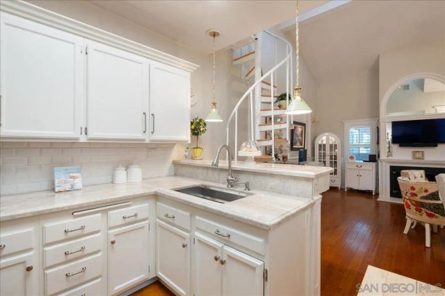 7274 Shoreline Drive 116, San Diego, CA 92122