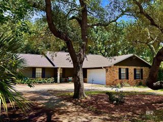 616 Forestwood Drive, Gulf Shores, AL 36542