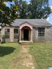 2526 SW LEE AVENUE, Birmingham, AL 35211