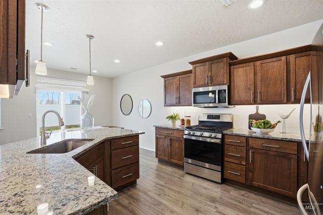 18522 White Rose Pl, Nampa, ID 83687