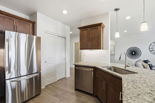 18522 White Rose Pl, Nampa, ID 83687