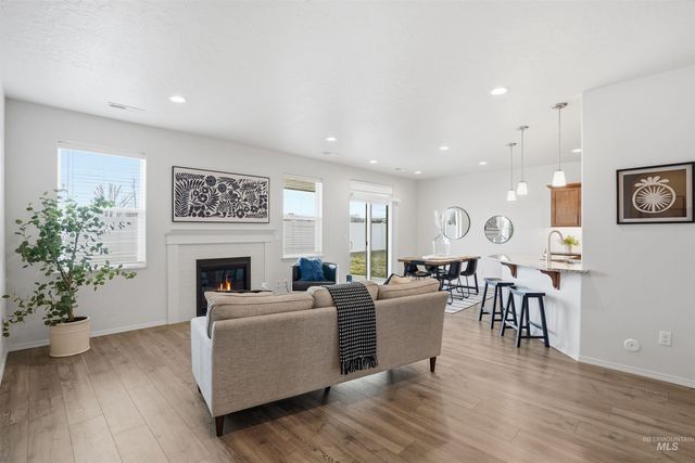 18522 White Rose Pl, Nampa, ID 83687