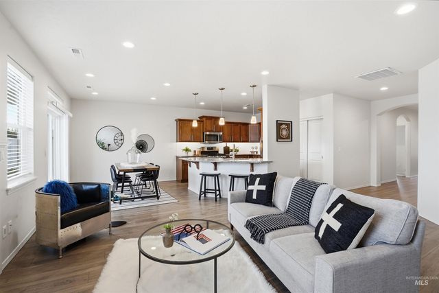 18522 White Rose Pl, Nampa, ID 83687