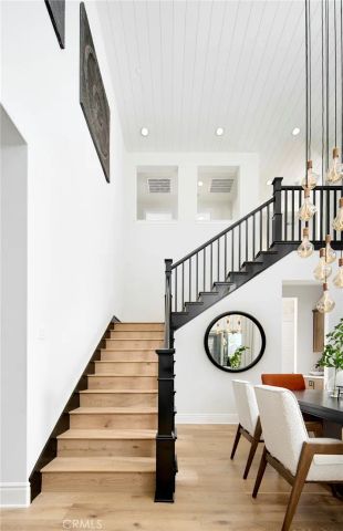 11832 Canoga Avenue, Chatsworth, CA 91311