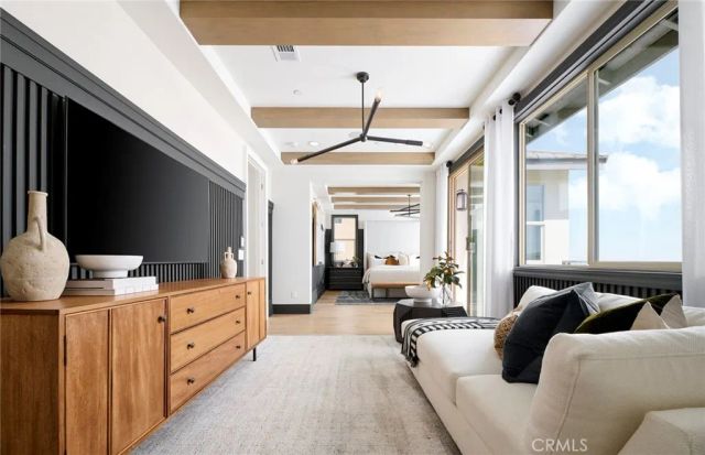 11832 Canoga Avenue, Chatsworth, CA 91311