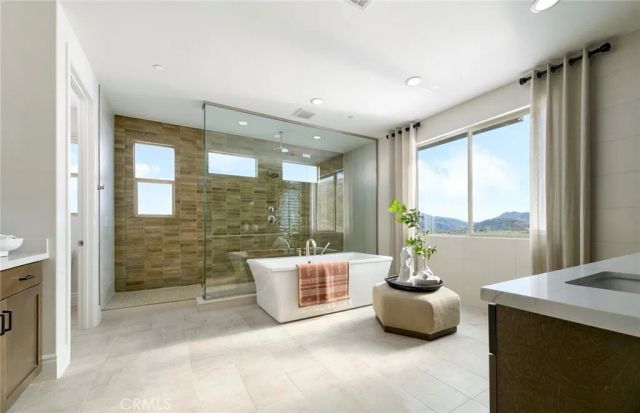 11832 Canoga Avenue, Chatsworth, CA 91311