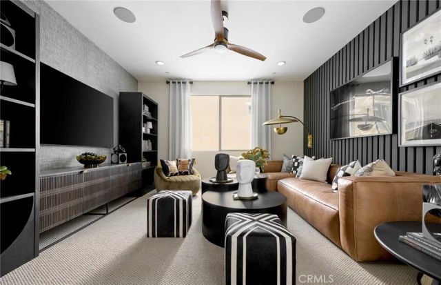 11832 Canoga Avenue, Chatsworth, CA 91311