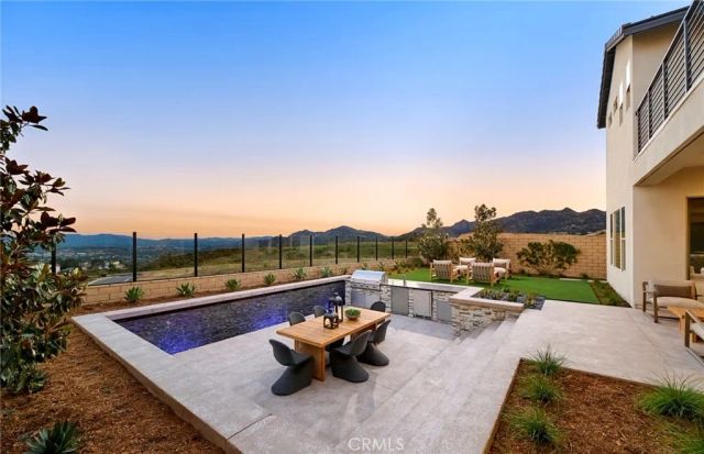 11832 Canoga Avenue, Chatsworth, CA 91311