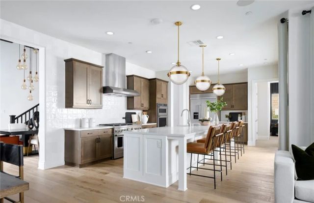 11832 Canoga Avenue, Chatsworth, CA 91311