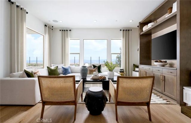 11832 Canoga Avenue, Chatsworth, CA 91311