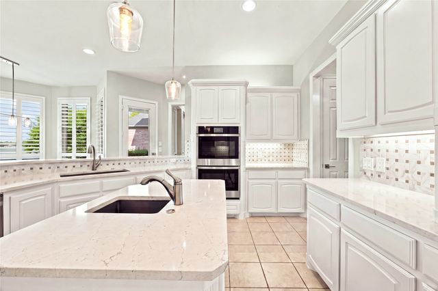 6904 Edgewater Drive, Mckinney, TX 75072