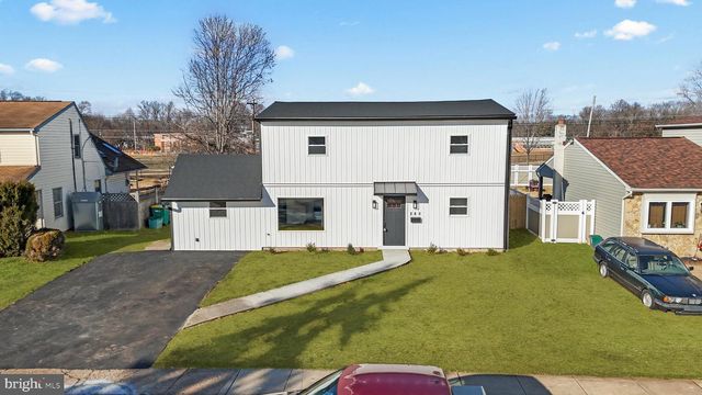 261 NORTHPARK DR, Levittown, PA 19054
