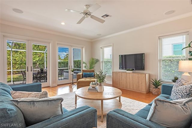 263 N Lake DR, Naples, FL 34102