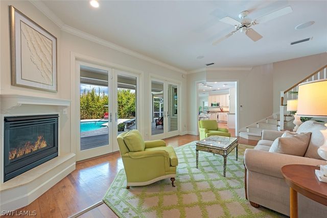 263 N Lake DR, Naples, FL 34102