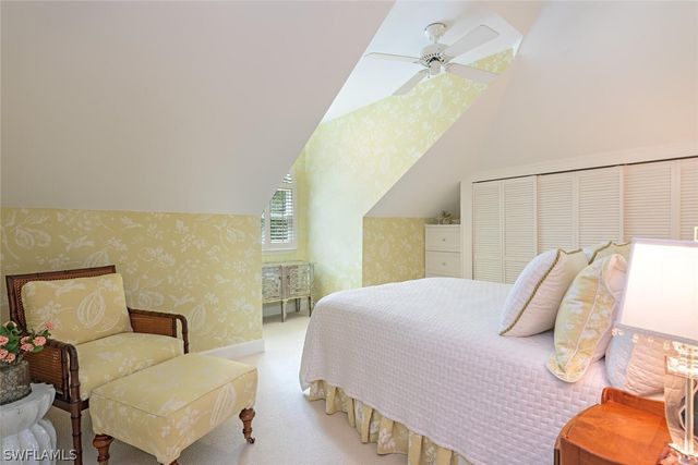 263 N Lake DR, Naples, FL 34102