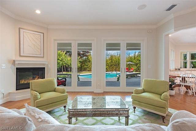 263 N Lake DR, Naples, FL 34102