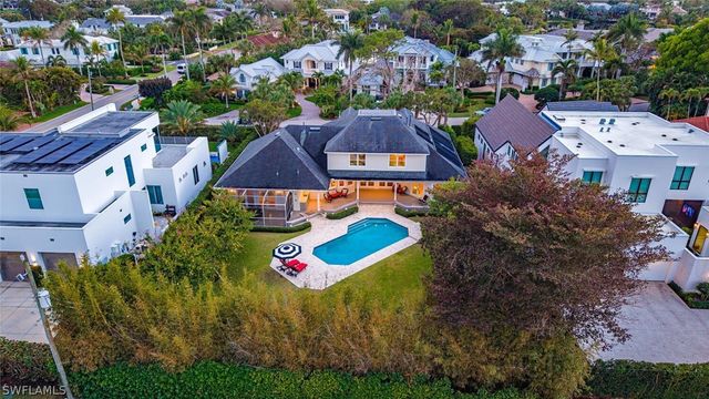 263 N Lake DR, Naples, FL 34102