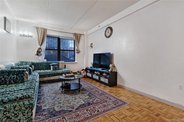 566 Gates Avenue 1B, Brooklyn, NY 11221