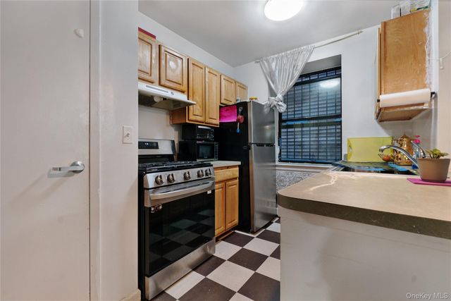 566 Gates Avenue 1B, Brooklyn, NY 11221