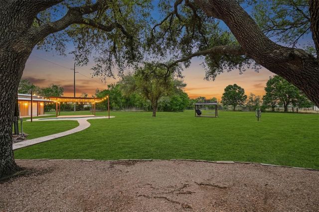 13926 Fm 442 Road, Needville, TX 77461