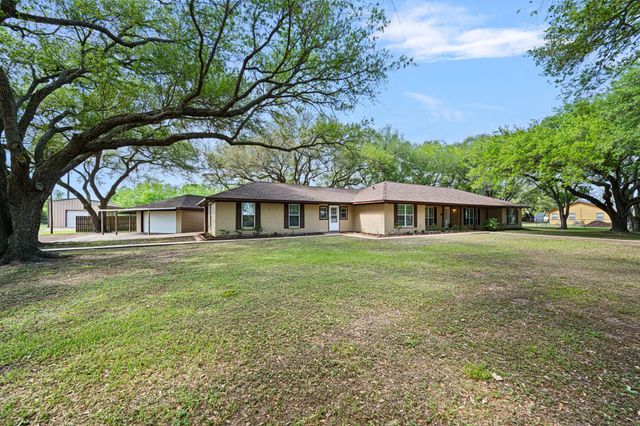 13926 Fm 442 Road, Needville, TX 77461