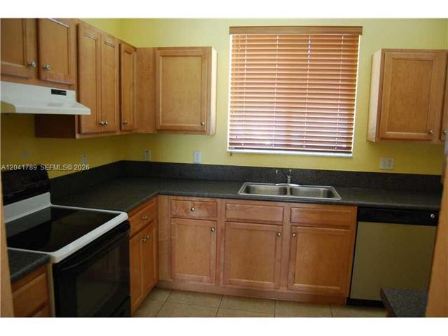 12080 SW 268th St 24, Homestead, FL 33032